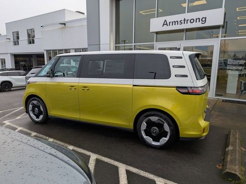 New 2025 Volkswagen ID. Buzz Pro S Plus image 2