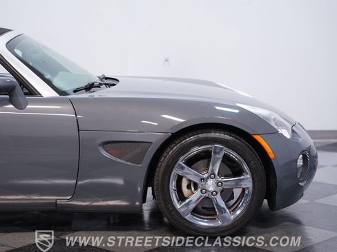 Used 2008 Pontiac Solstice GXP w/ Premium Package RWD image 25