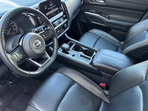 Certified 2023 Nissan Pathfinder SL FWD image 10