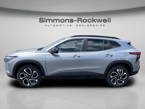 New 2026 Chevrolet Trax RS w/ Driver Confidence Package FWD image 2