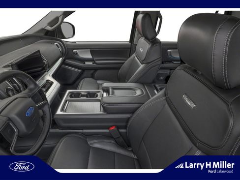 New 2025 Ford Expedition Max Platinum w/ Platinum Ultimate Package AWD/4WD image 6