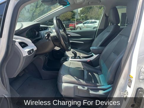 Used 2020 Chevrolet Bolt Premier w/ Infotainment Package FWD image 8