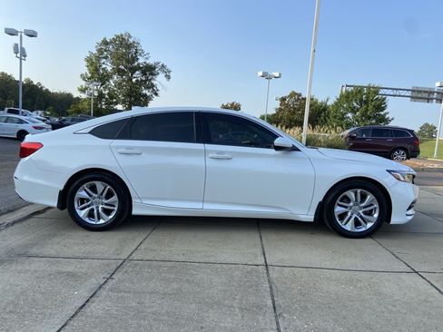 Used 2019 Honda Accord LX image 13