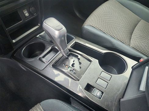 Used 2014 Toyota 4Runner Limited image 14