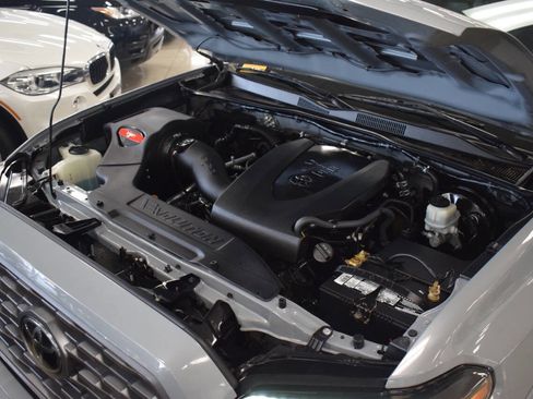 Used 2021 Toyota Tacoma TRD Sport w/ Technology Package image 55