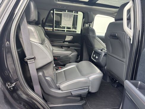 Used 2025 Ford Expedition Active AWD/4WD image 16