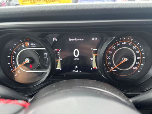 Used 2024 Jeep Gladiator Rubicon w/ Convenience Group AWD/4WD image 19