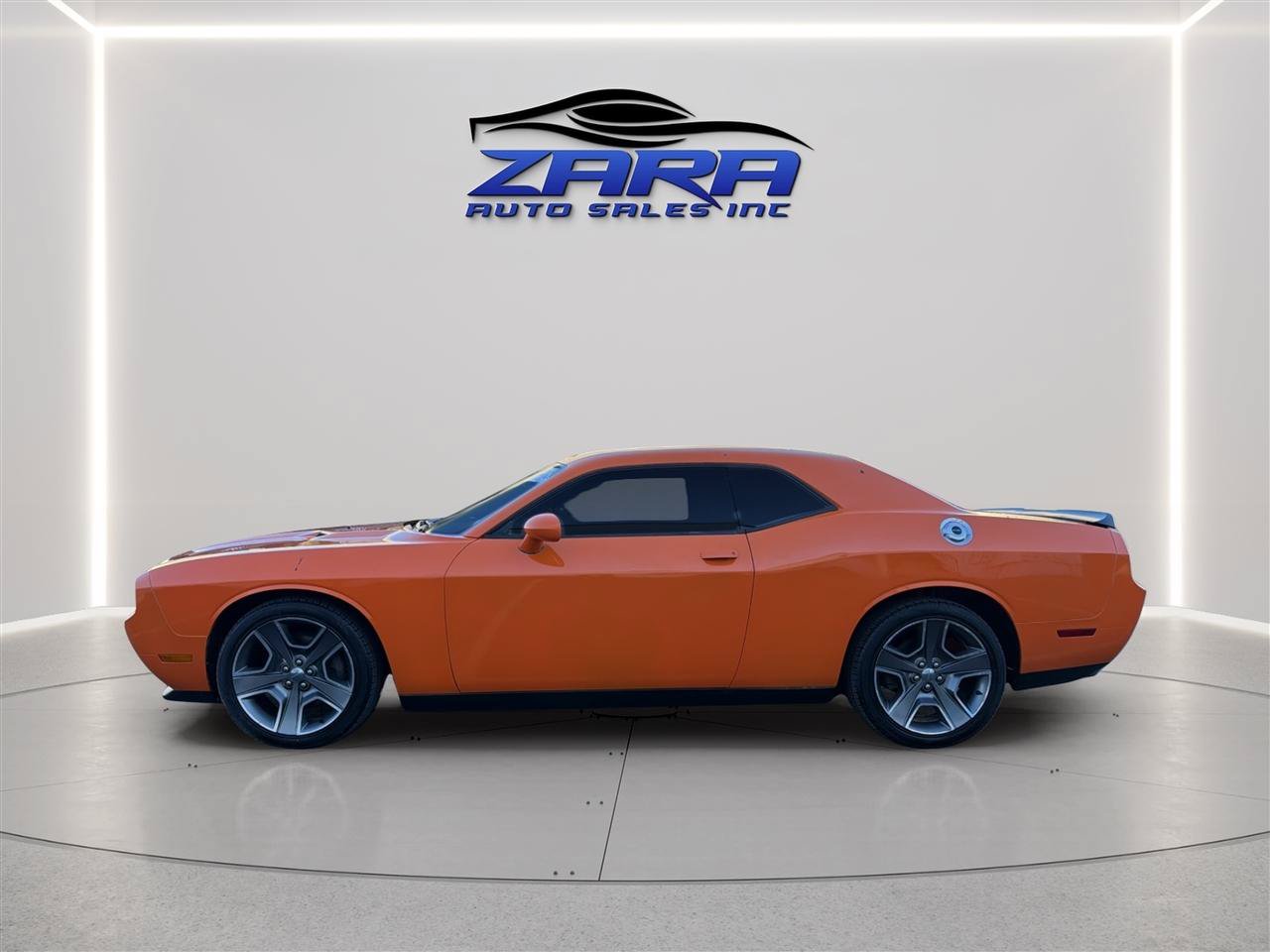 Used 2012 Dodge Challenger R/T RWD image 4