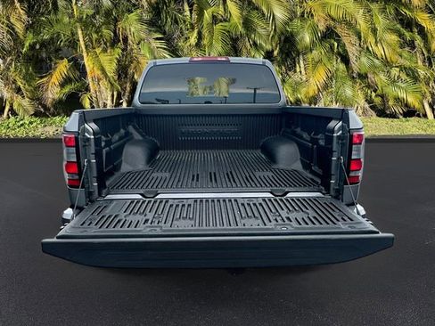 Used 2024 Nissan Frontier SV image 23