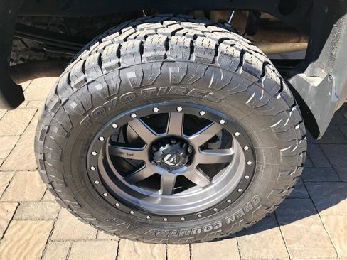 Used 2014 GMC Sierra 1500 SLT w/ Suspension Package, Off-Road image 11