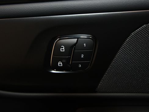 New 2026 Lincoln Nautilus Premier image 8