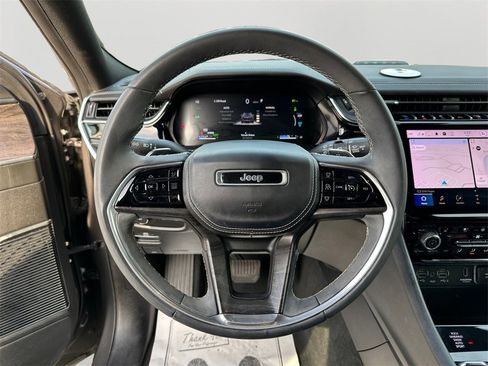 Used 2022 Jeep Grand Cherokee Overland image 19