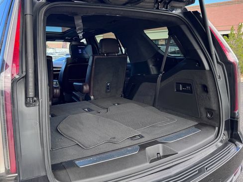 Used 2022 Cadillac Escalade Sport Platinum AWD/4WD image 11