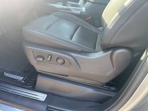 Used 2025 Chevrolet Silverado 1500 LTZ w/ LTZ Convenience Package II image 18