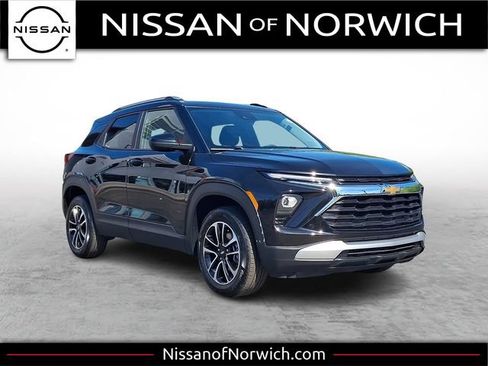 Used 2025 Chevrolet TrailBlazer LT AWD/4WD image 1