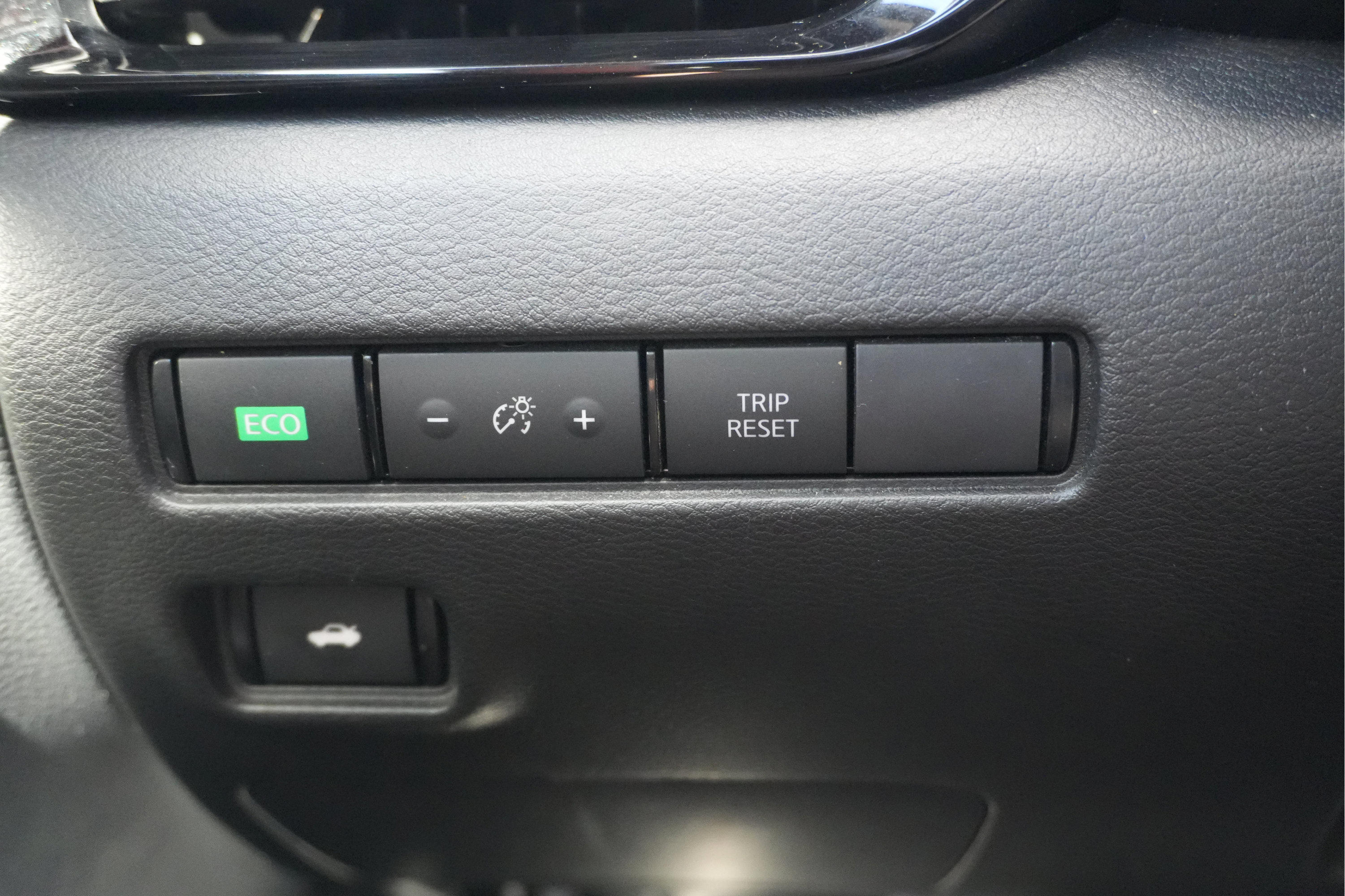 Used 2022 Nissan Sentra SR w/ Trunk Package FWD image 26