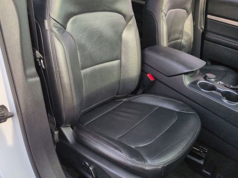 Certified 2018 Ford Explorer XLT w/ Equipment Group 202A image 24