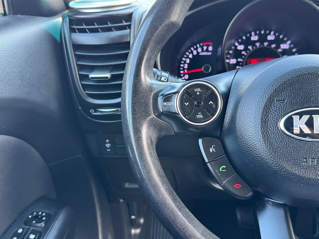 Used 2016 Kia Soul + FWD image 10