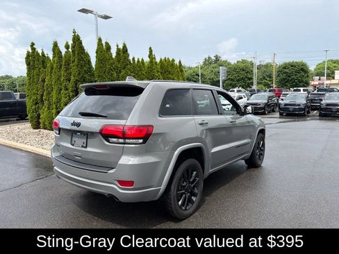 Used 2022 Jeep Grand Cherokee Laredo X AWD/4WD image 3