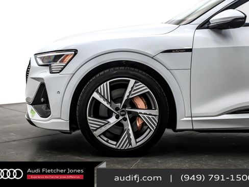 Used 2023 Audi e-tron Prestige w/ Prestige Package image 10