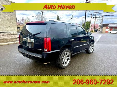 Used 2007 Cadillac Escalade AWD w/ Information Package image 4