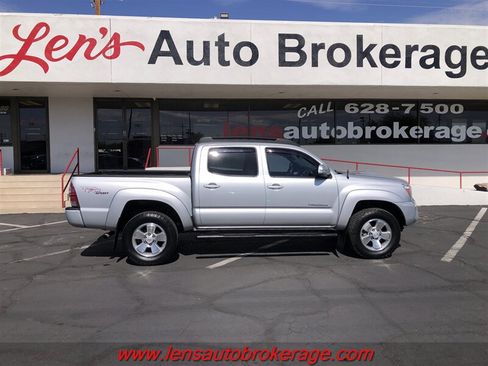 Used 2012 Toyota Tacoma 4x4 Double Cab w/ TRD Sport Pkg image 22