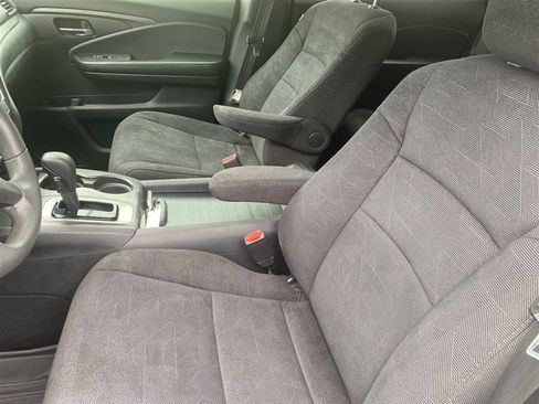 Used 2019 Honda Pilot LX image 9