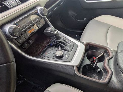 Used 2021 Toyota RAV4 Limited image 16