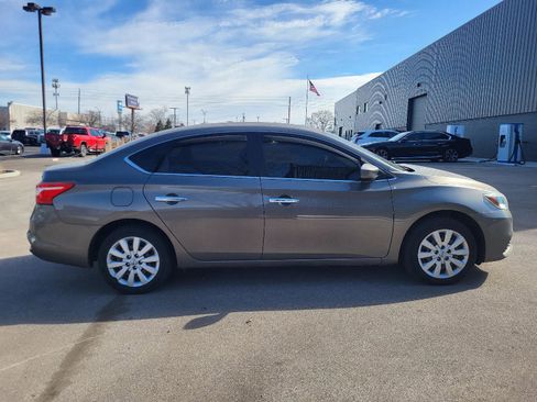 Used 2016 Nissan Sentra SV image 2