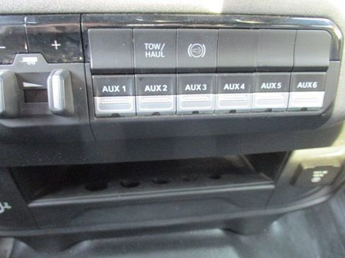 Used 2022 RAM 3500 Tradesman w/ Chrome Appearance Group image 15