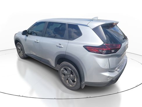 Used 2025 Nissan Rogue SV FWD image 5