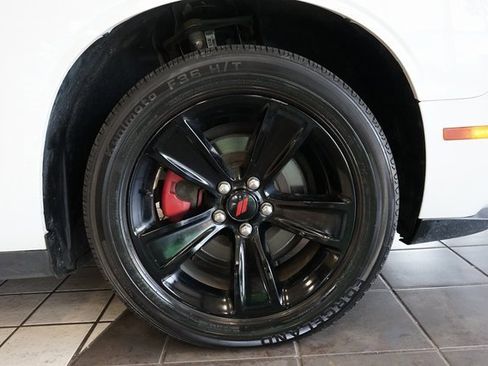 Used 2019 Dodge Challenger SXT image 45