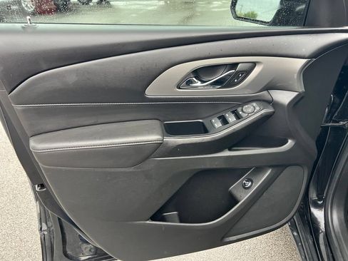 Used 2023 Chevrolet Traverse LT AWD/4WD image 17