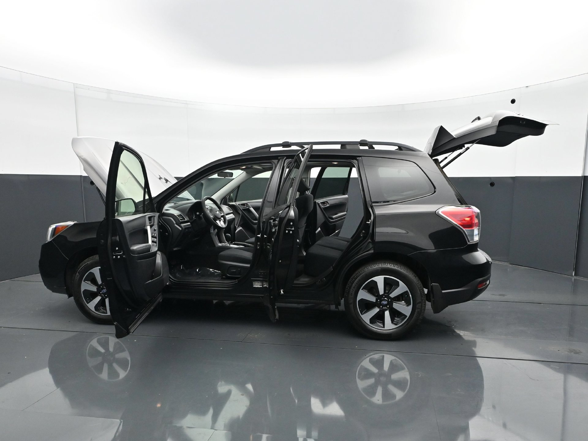Used 2018 Subaru Forester 2.5i Premium w/ All-Weather Package AWD/4WD image 31