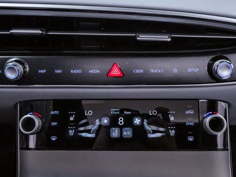 Certified 2026 Genesis GV70 2.5T Advanced image 17