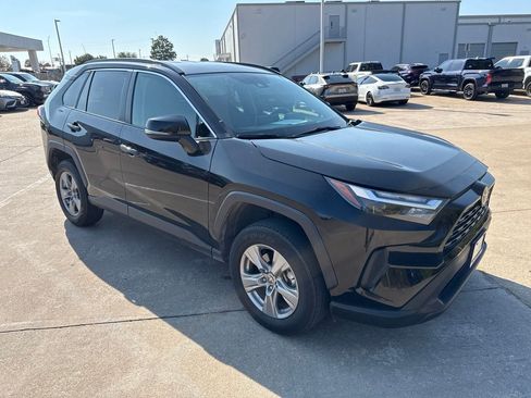 Used 2024 Toyota RAV4 XLE AWD/4WD image 3