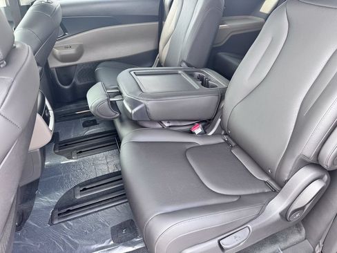 New 2026 Kia Carnival LXS FWD image 26
