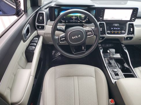 Used 2023 Kia Sorento SX image 12