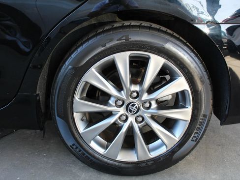 Used 2015 Toyota Camry XLE w/ Moonroof Package FWD image 39