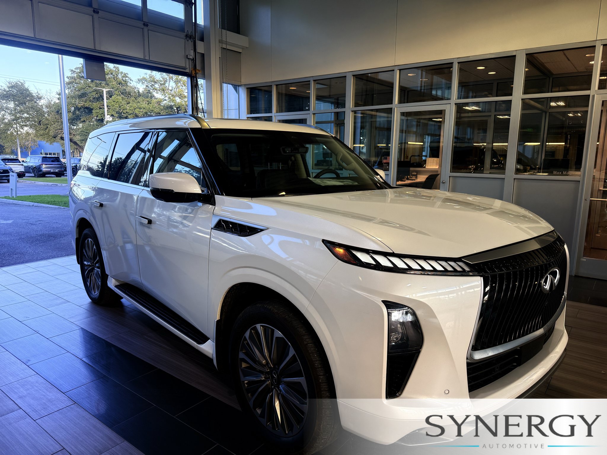 Certified 2026 INFINITI QX80 Luxe w/ Cargo Package AWD/4WD image 3