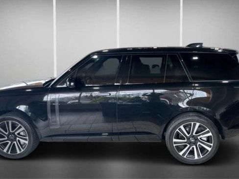 Used 2023 Land Rover Range Rover SE image 7