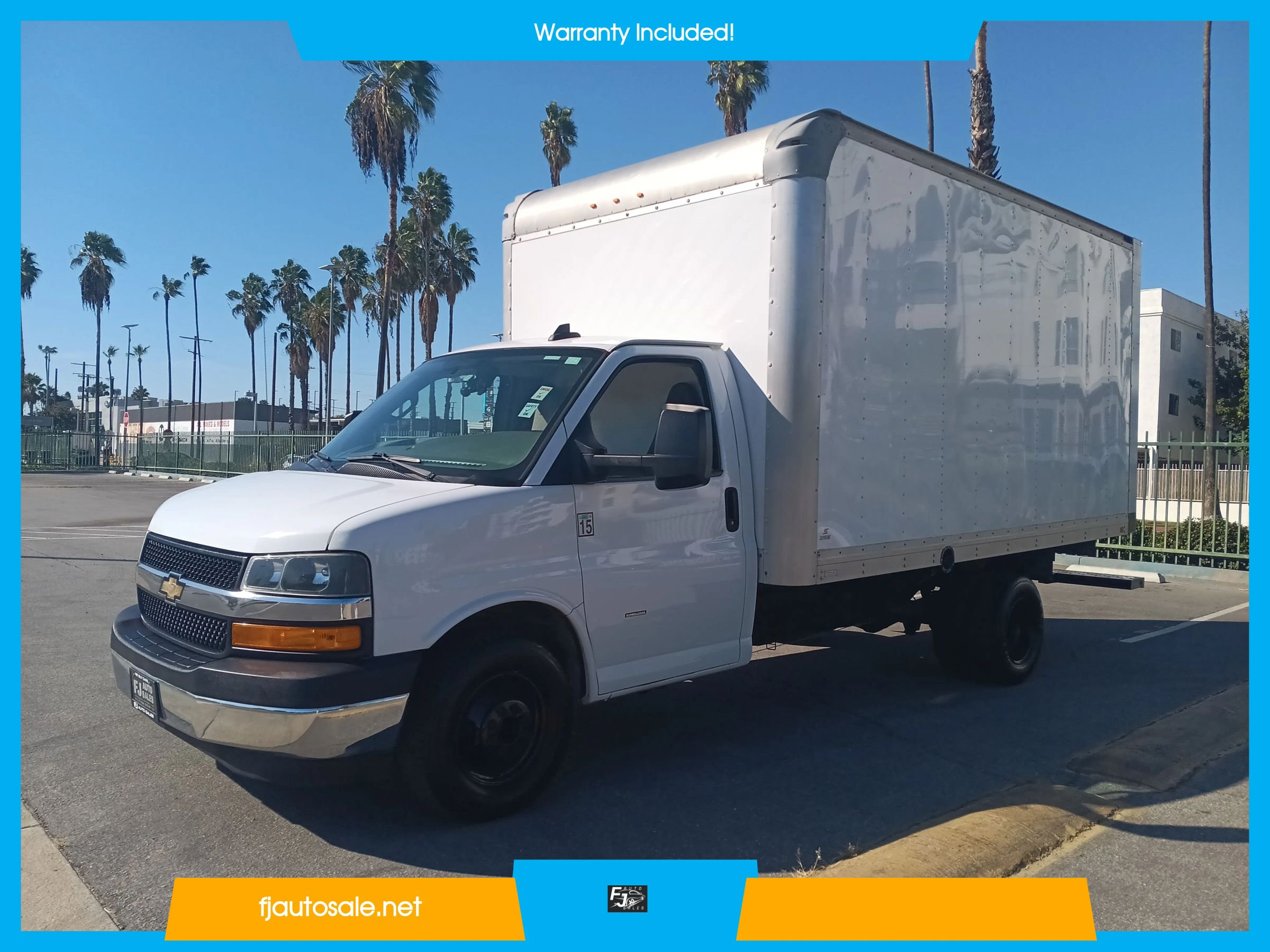 Used 2018 Chevrolet Express 3500 w/ Chrome Appearance Package RWD image 3