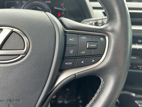 Used 2022 Lexus UX 250h w/ Premium Package AWD/4WD image 16