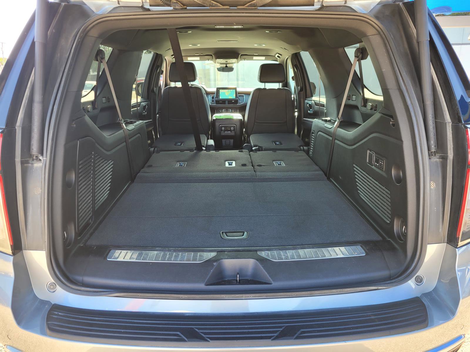 Used 2023 Chevrolet Suburban High Country AWD/4WD image 12