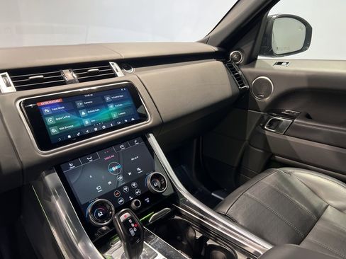 Used 2019 Land Rover Range Rover Sport HSE Dynamic image 15