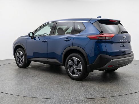 Used 2025 Nissan Rogue SV AWD/4WD image 6