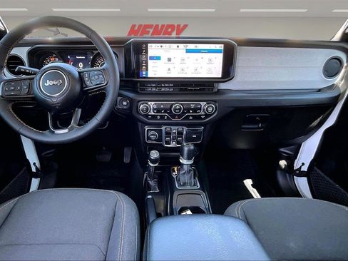 Used 2024 Jeep Wrangler Unlimited Sport AWD/4WD image 7