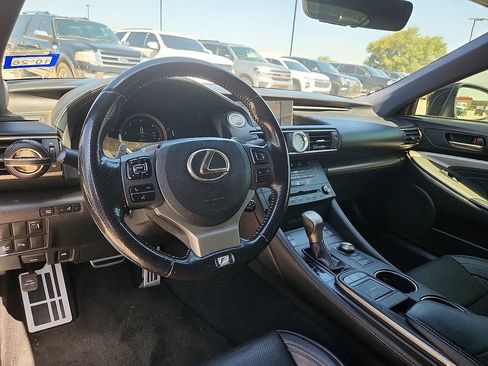 Used 2016 Lexus RC 200t RWD image 6