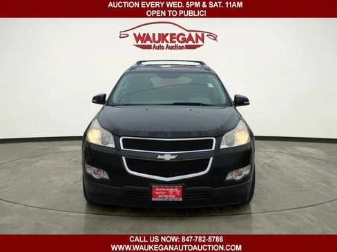 Used 2009 Chevrolet Traverse LT image 2