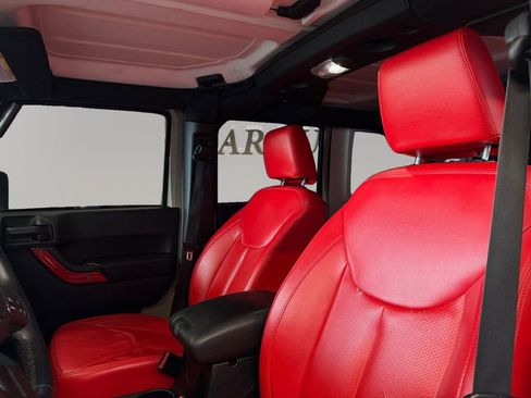 Used 2018 Jeep Wrangler Unlimited Sport w/ Connectivity Group image 8